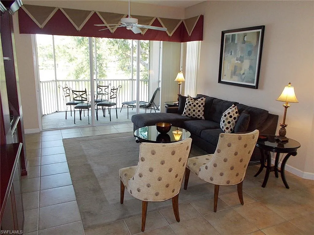 3 bed, 3.0 bath, 2015 sqft, $8,500 — Photo 2