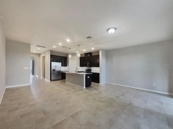 5th image of 18843 Ulmus St #1