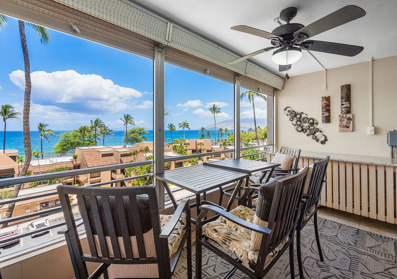 Panoramic Ocean Views, 150 Feet from Kamaole I Beach, Rooftop Deck, AC — Photo 1
