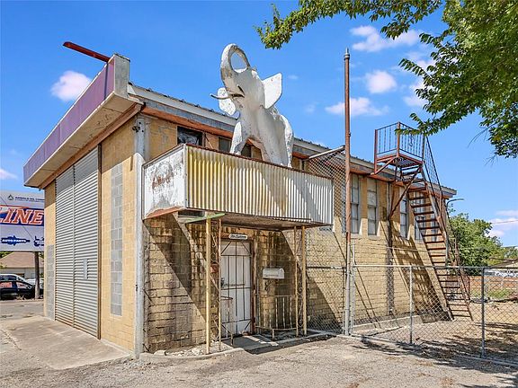 4th image of 1018 N Main St