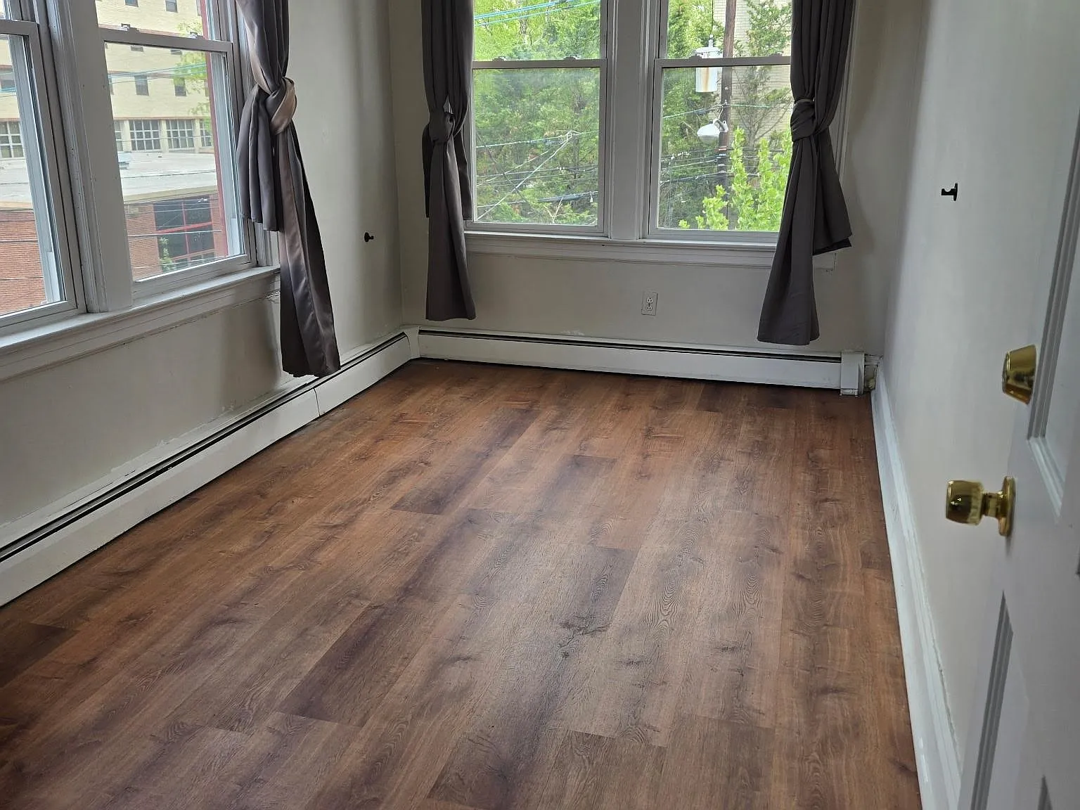 4 bed, 1.0 bath, $2,800 — Photo 2