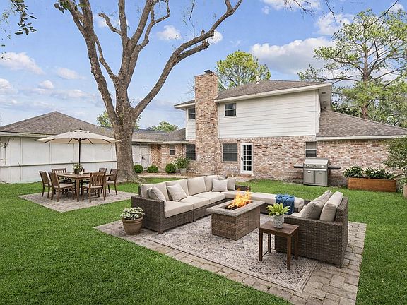 3rd image of 2114 Briarview Dr