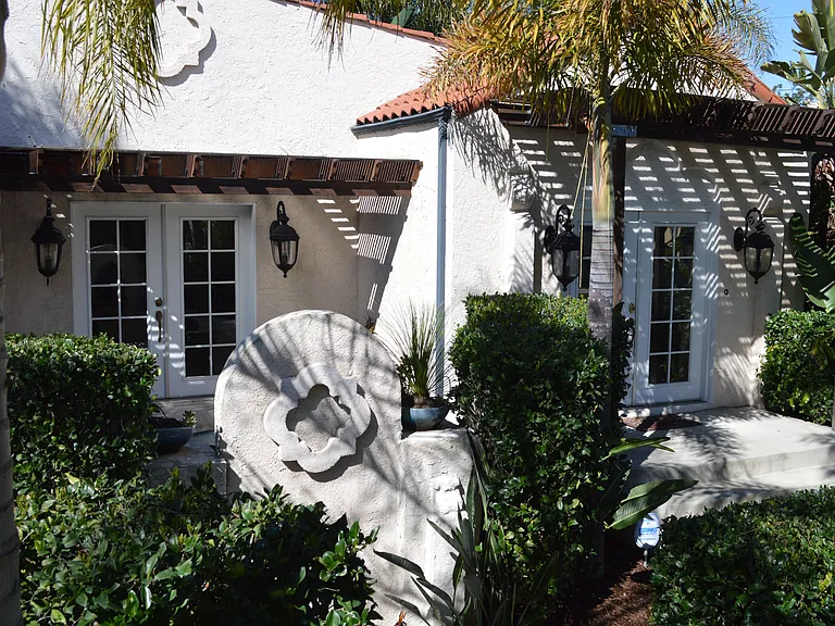 1203 S Rimpau Blvd — Photo 103