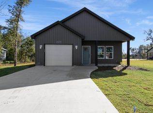 3912 Peterson Ln, Southport, FL 32409
