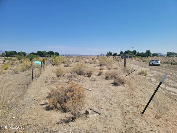 8935 Cougar Cir, Silver Springs, NV 89429