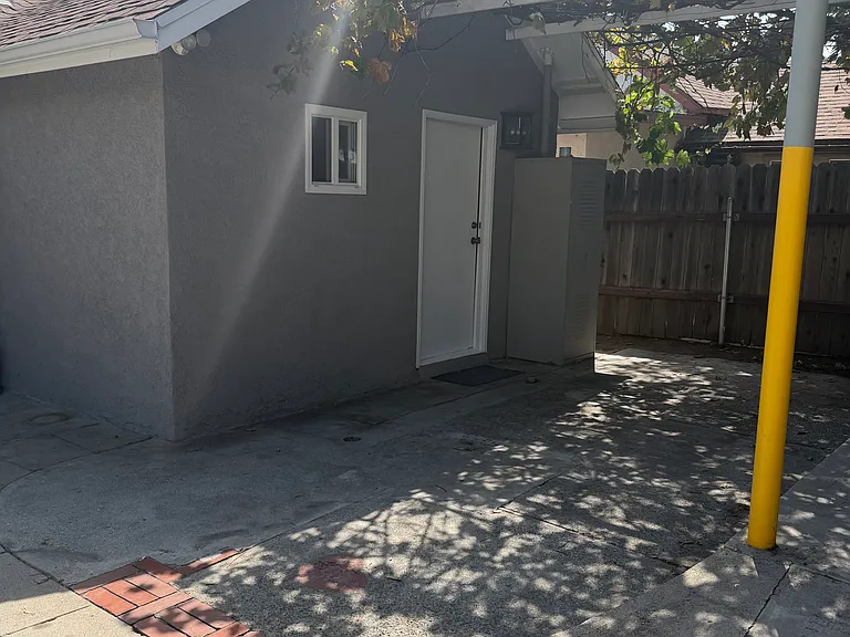 1569 Locust St — Photo 12