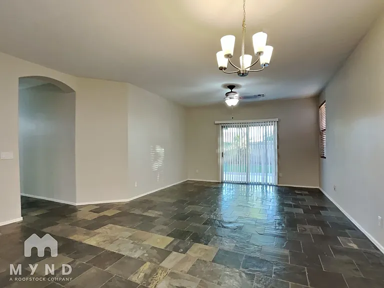 12206 W Lincoln St — Photo 9