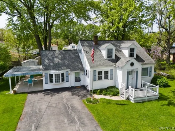 524 77th St, Niagara Falls, NY 14304