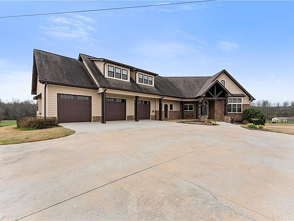 4th image of 725 County Farm Rd