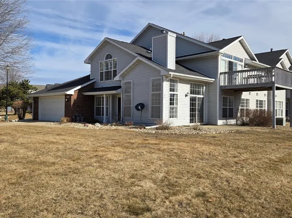 1333 Crossings Ct NE, Cedar Rapids, IA 52402