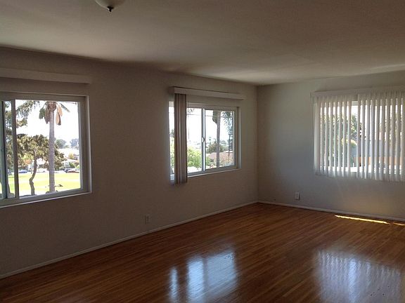 4th image of 1329 Poli St