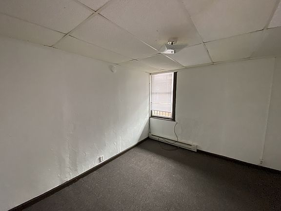 2nd image of 35 W Maple St #11169978