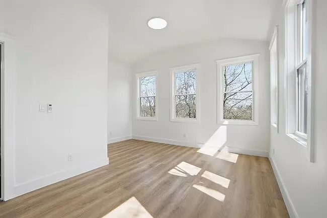 2210 Eureka Ter — Photo 16