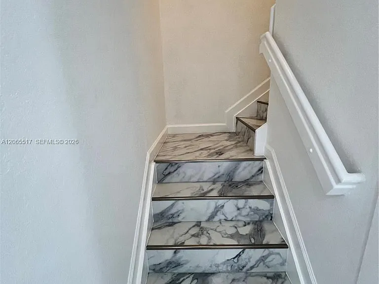 11370 SW 254th Ter #11370 — Photo 5