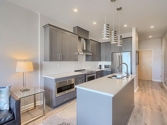 3rd image of 2958 Syracuse St Unit 308