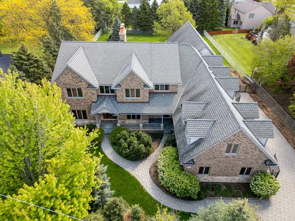 805 N Arlington Heights Rd, Itasca, IL 60143