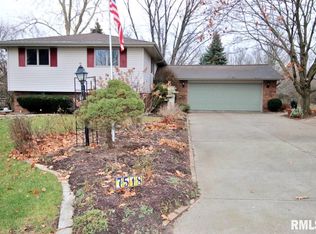 7518 W Redwing Dr, Peoria, IL 61604