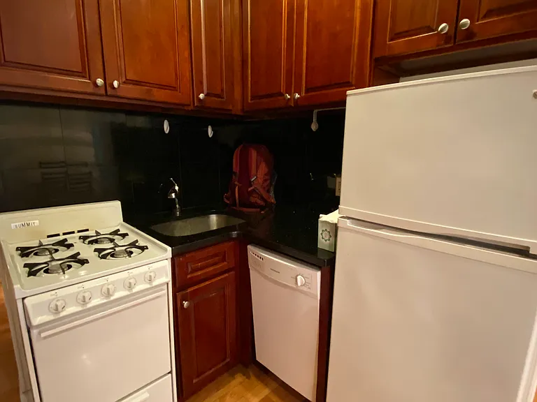 348 E 62nd St #3B — Photo 3