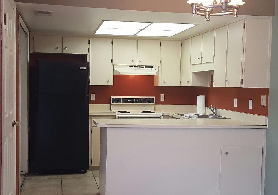 2nd image of 183 Windtree Ln