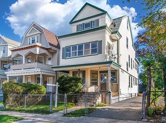 2nd image of 184 Hollywood Ave