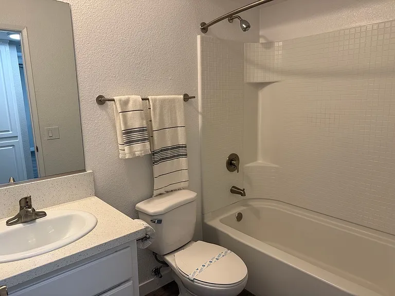 West Fifth Apartments — Photo 170