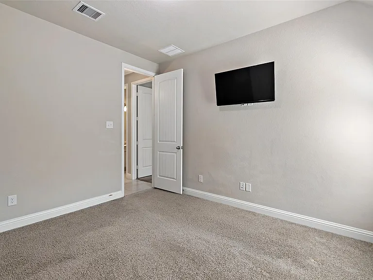 18710 Lynnwood Crest Ln — Photo 40