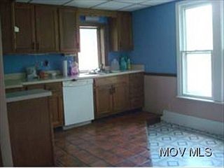 5th image of 2520 Broad St