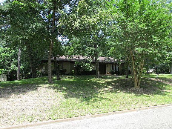 4th image of 1827 Sheffield Dr