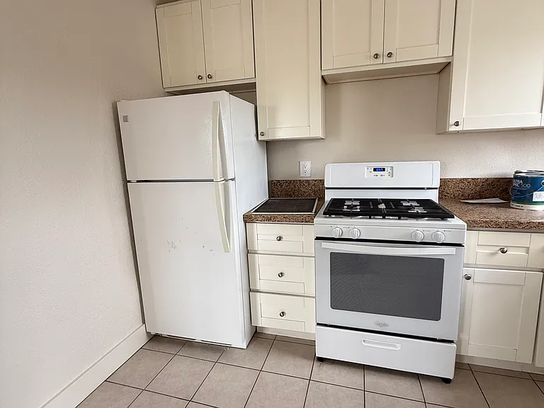 489 Dawson Ave #C — Photo 4