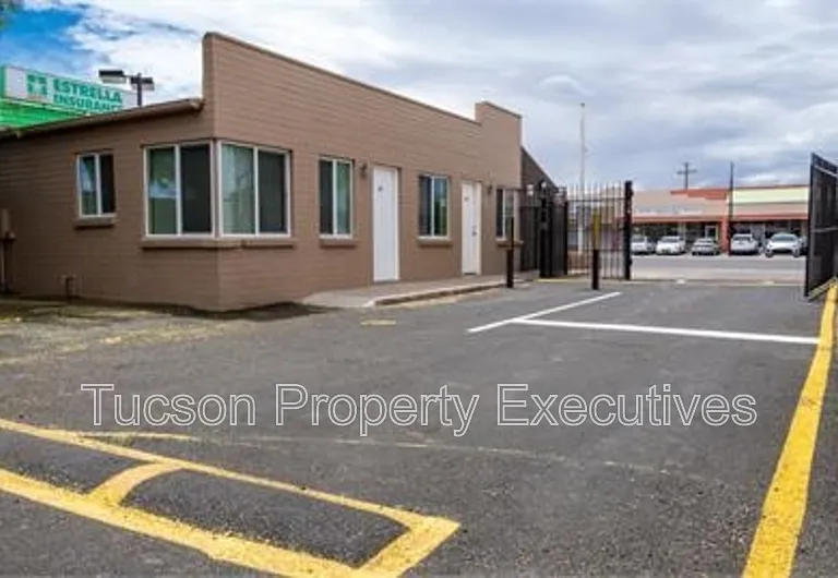 2411 S 6th Ave #8 — Photo 15