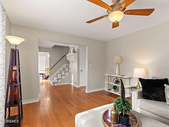 3rd image of 703 Vivian Drive