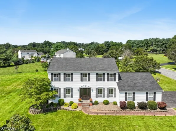 7 Johnston Dr, Raritan Twp., NJ 08822