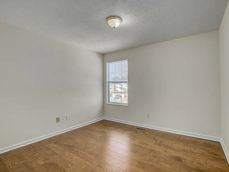 4104 Otter Creek Dr — Photo 8