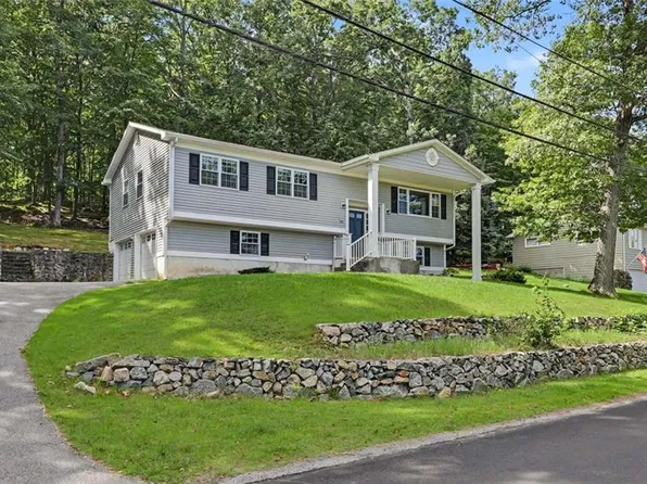 145 Grandview Ave, Lincoln, RI 02865