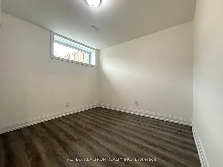 54 Chelliah Ct #LOWER — Photo 19