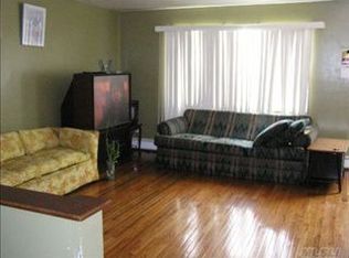 23 Brook St, Patchogue, NY 11772