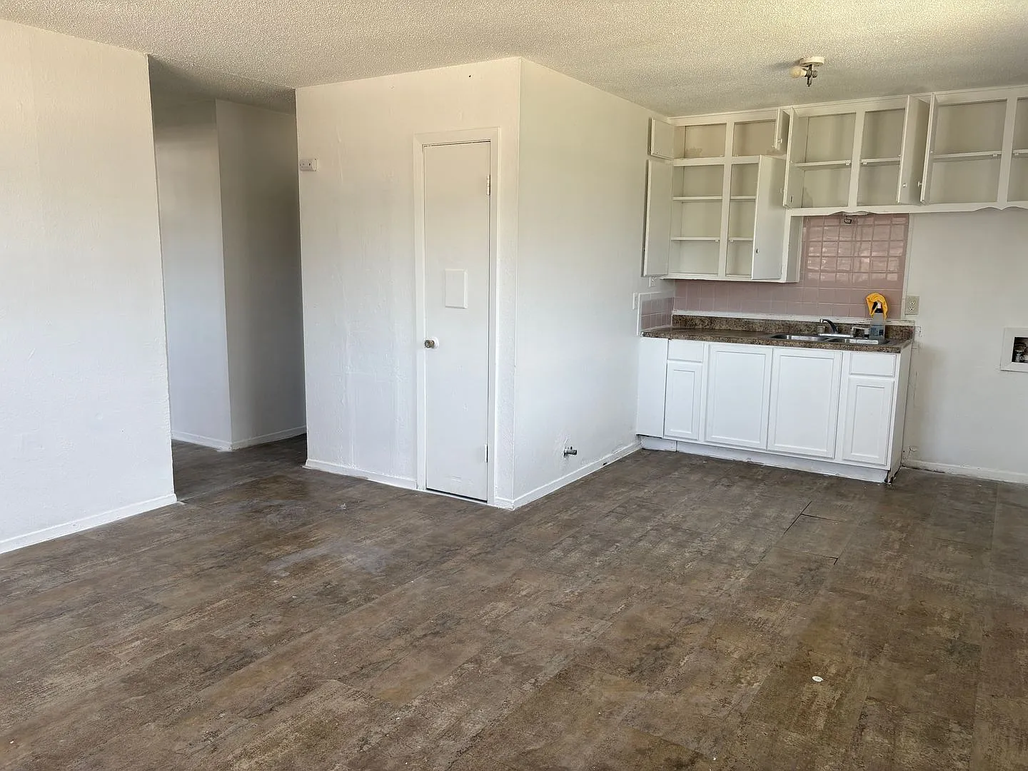 2 bed, 682 sqft, $700 — Photo 2