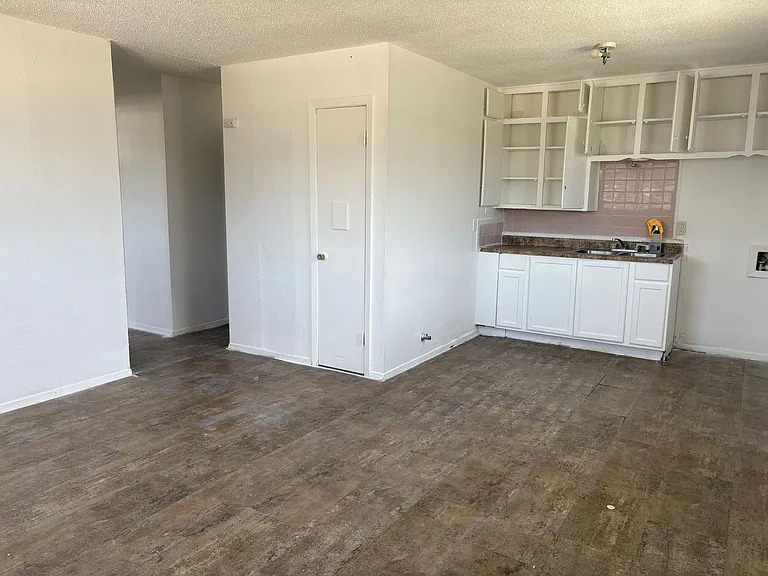 6522 NE 12th Ave #1 — Photo 2