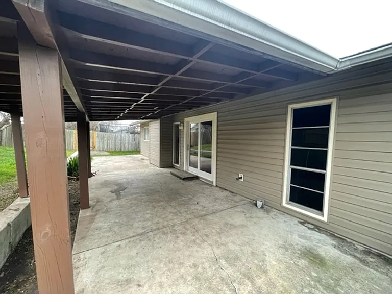 838 Saddlebrook Dr — Photo 17