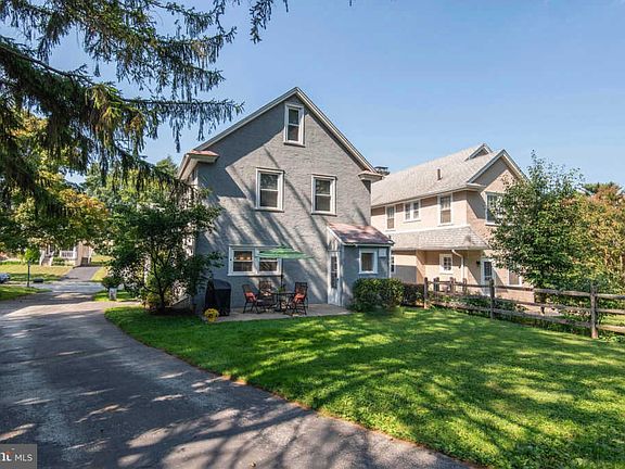 4th image of 15 E Langhorne Ave