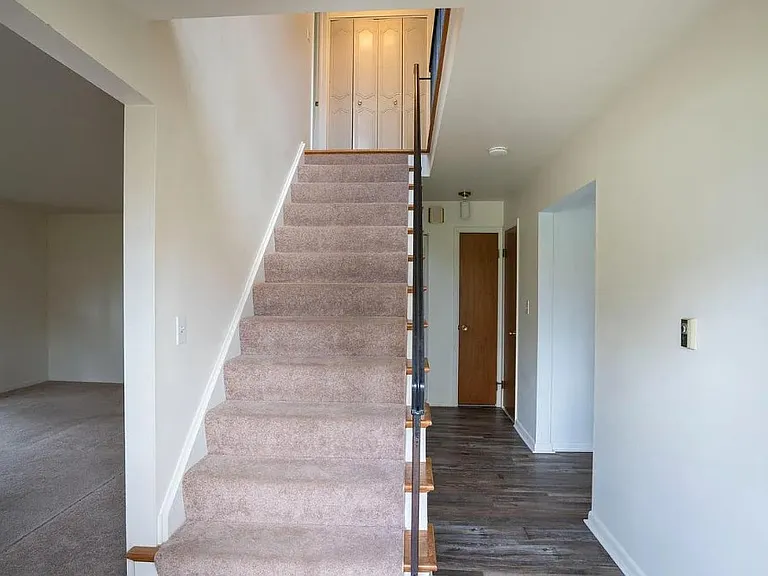 570 Galen Dr — Photo 8