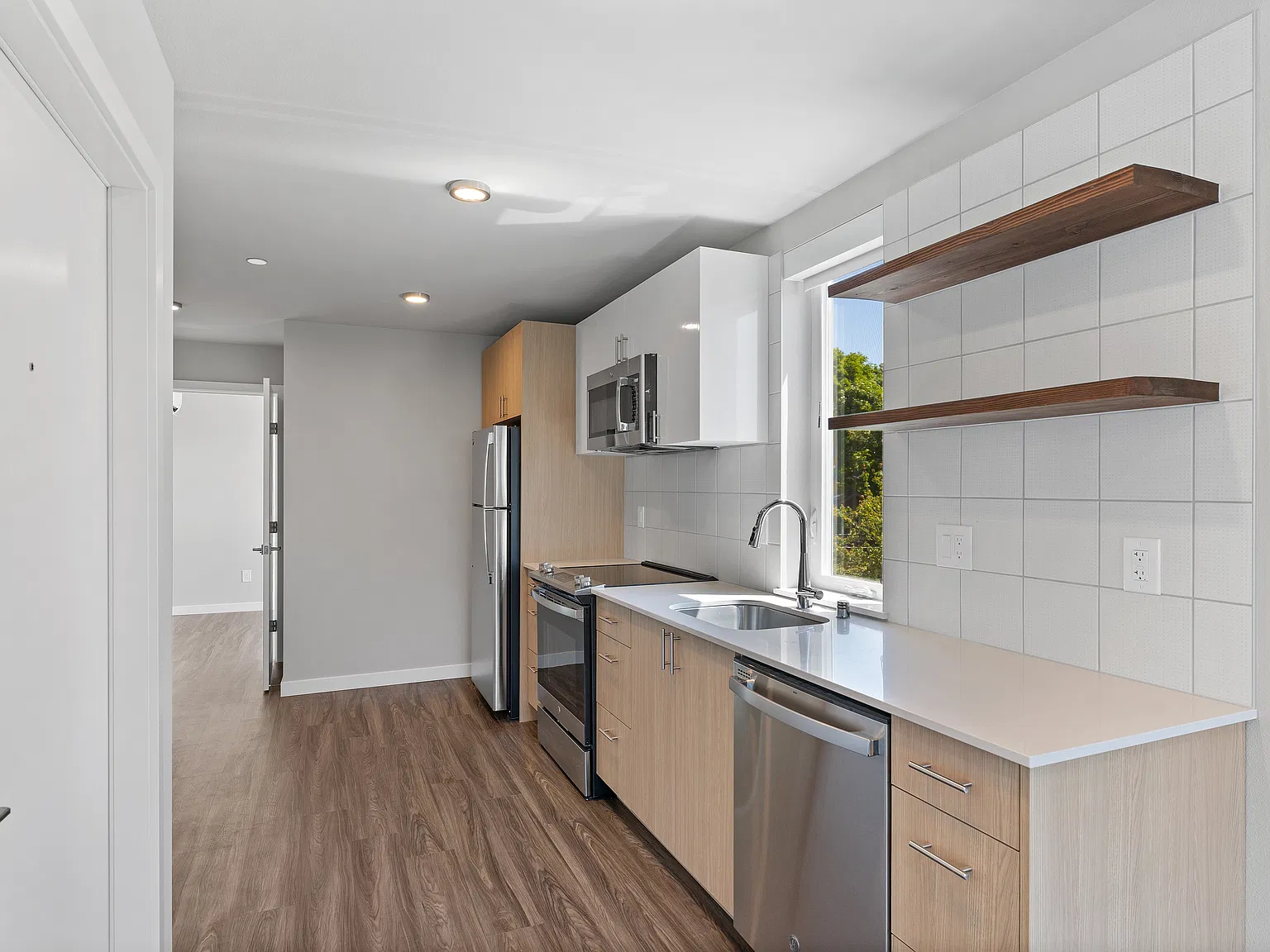 2 bed, 769 sqft, $3,250 — Photo 2