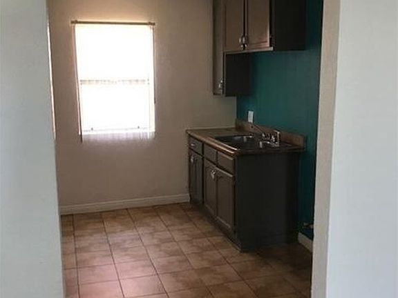 2nd image of 1150 W 88th St #8