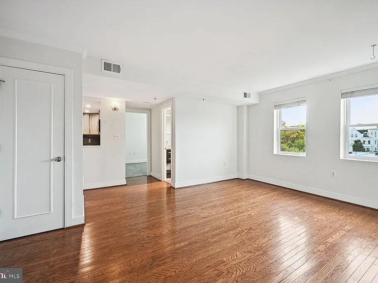 1727 R St NW #502 — Photo 2