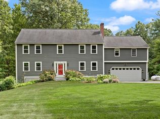 10 Lakin St, Pepperell, MA 01463