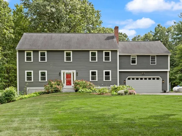 10 Lakin St, Pepperell, MA 01463