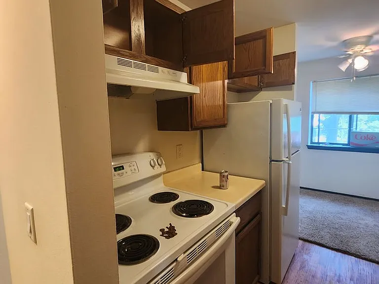 530 N Eau Claire Ave — Photo 17
