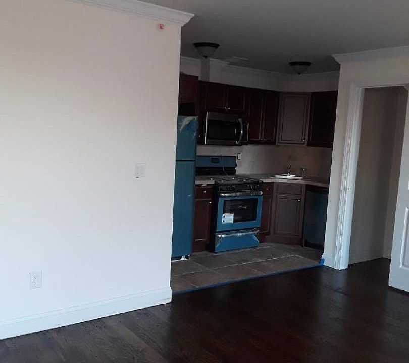 1st image of 4073 Victory Blvd Fl 2