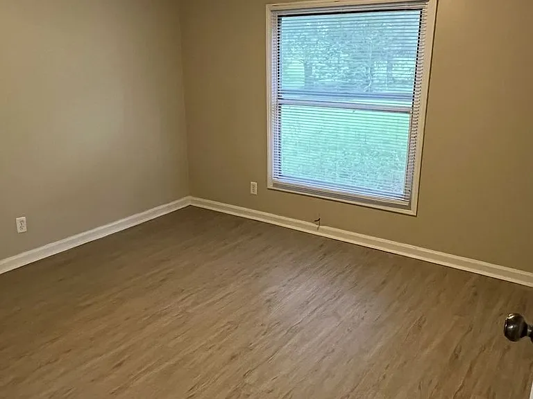 15420 Sharpe Rd — Photo 16