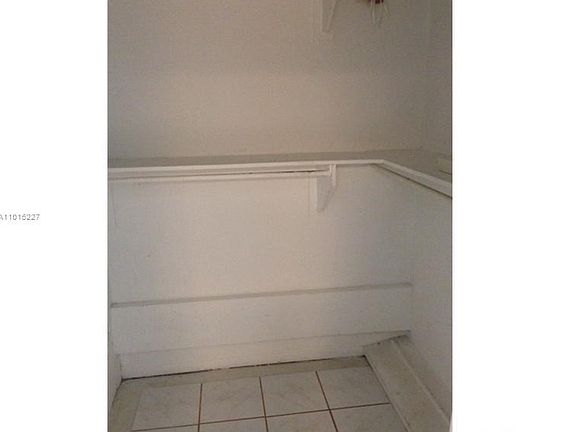 5th image of 905 Brickell Bay Dr APT 823
